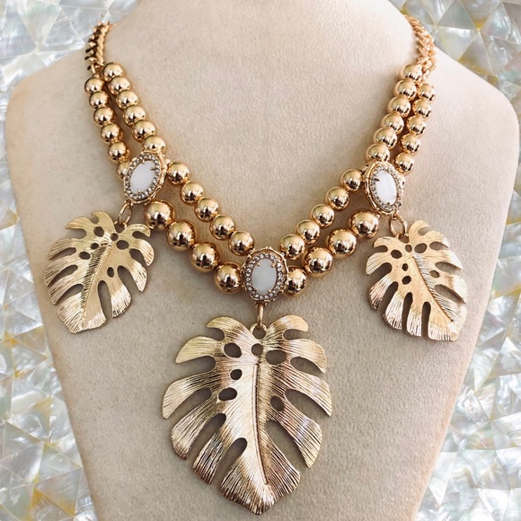 LILLY PULITZER NECKLACE NWT EXQUISITE MONSTERA LEAF NECKLACE ⭐️JUNGLE VIBE GOLD - Picture 15 of 16
